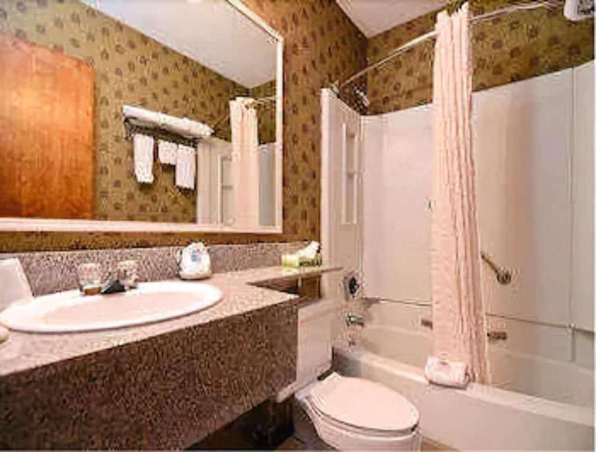 Clarion Pointe Bloomington-Normal Near I-55 And University Экстерьер фото