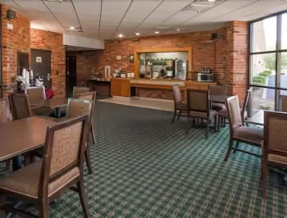 Clarion Pointe Bloomington-Normal Near I-55 And University Экстерьер фото