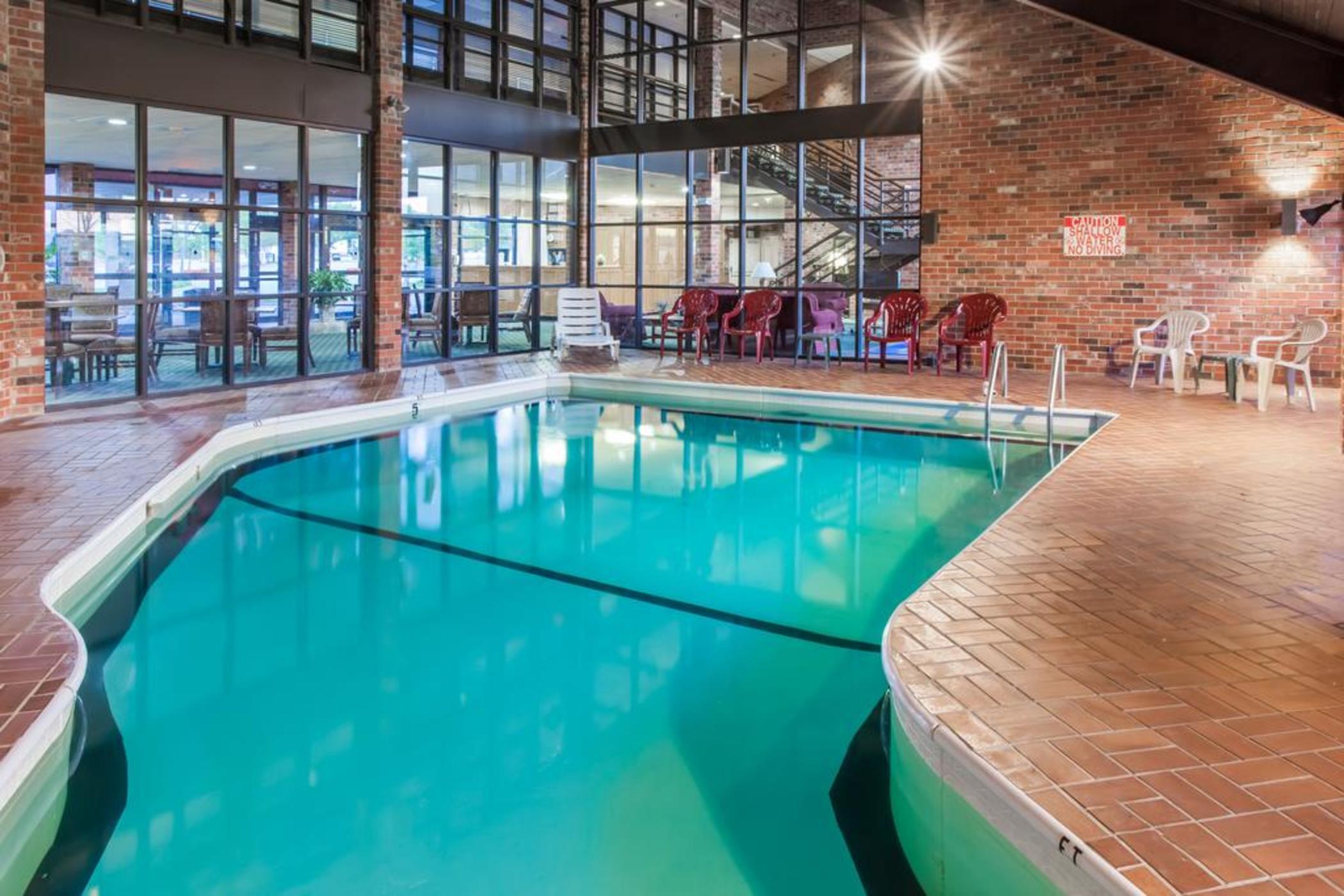 Clarion Pointe Bloomington-Normal Near I-55 And University Экстерьер фото