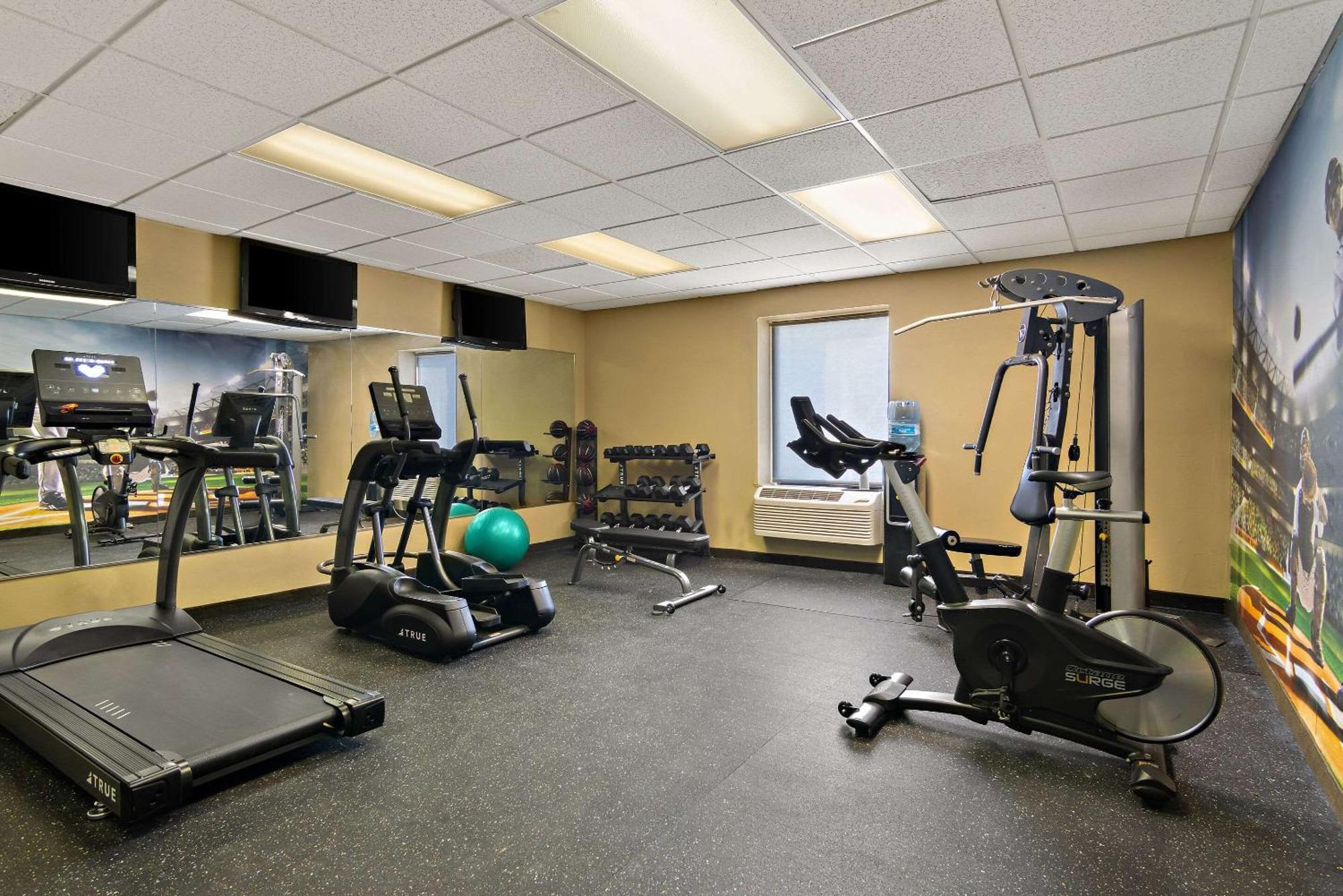 Clarion Pointe Bloomington-Normal Near I-55 And University Экстерьер фото
