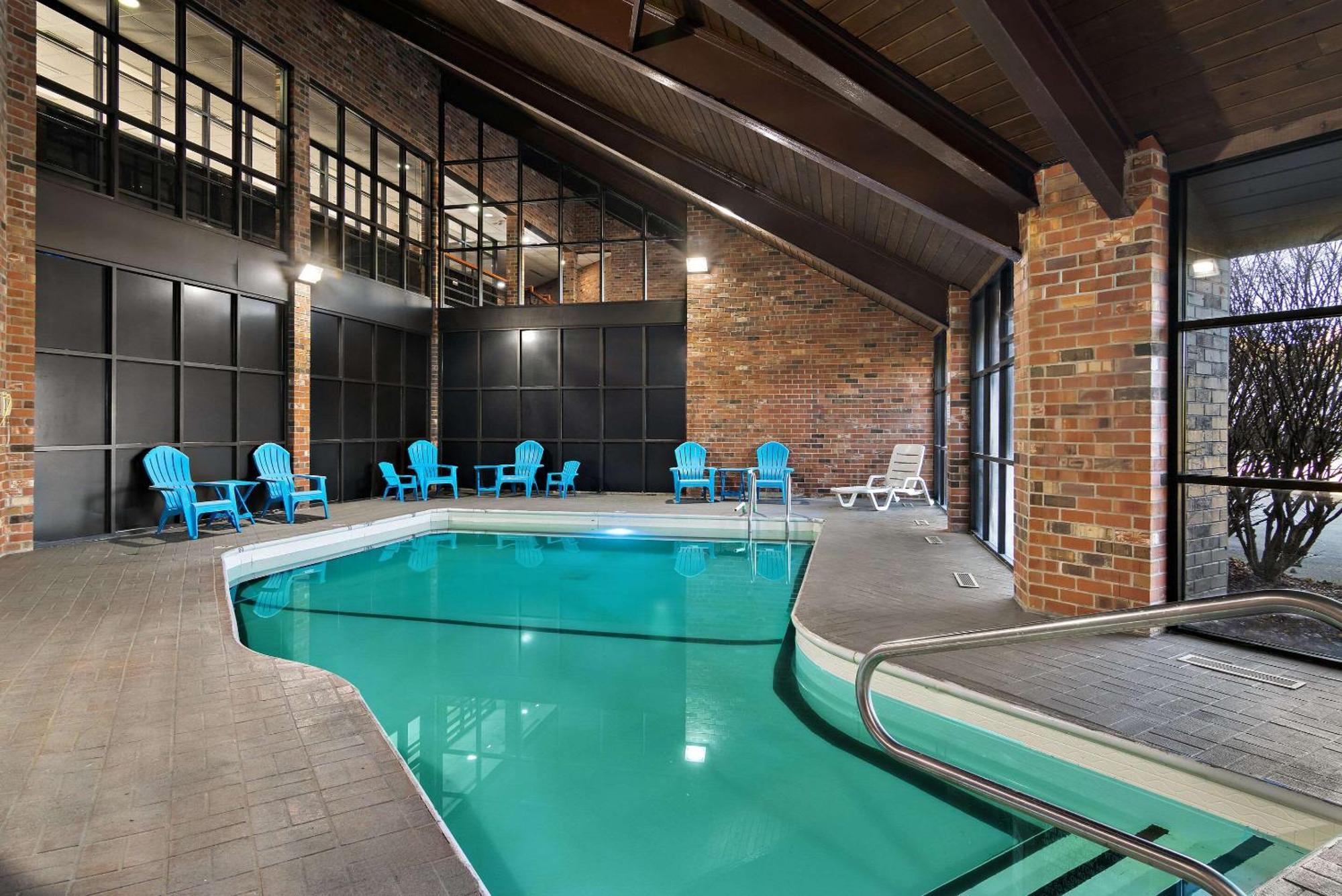 Clarion Pointe Bloomington-Normal Near I-55 And University Экстерьер фото