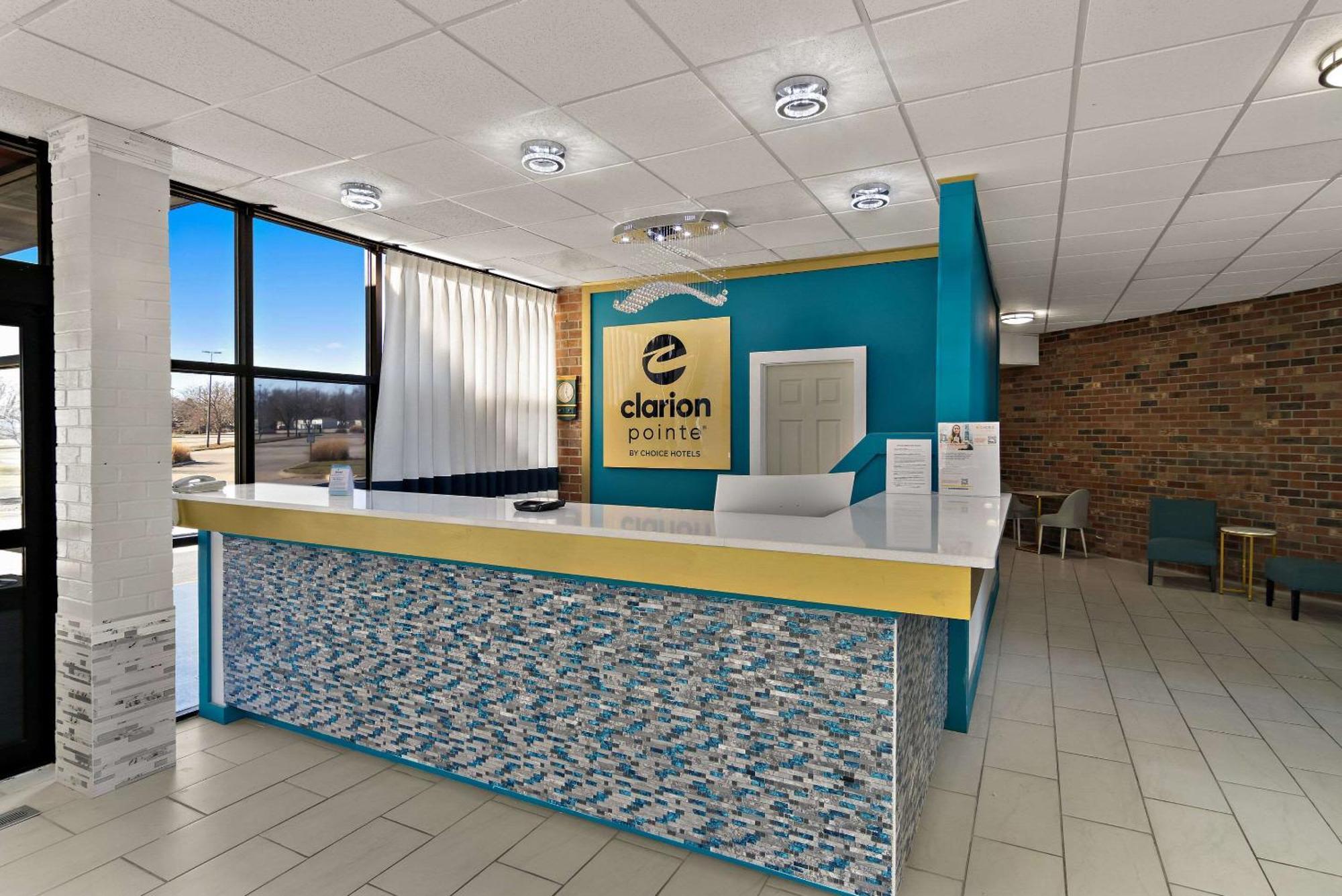 Clarion Pointe Bloomington-Normal Near I-55 And University Экстерьер фото